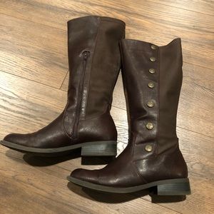Brown leather Rialto boots